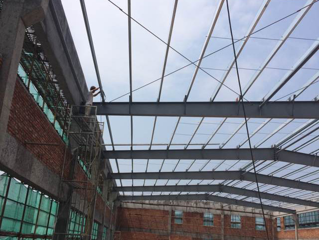 鋼結(jié)構(gòu)